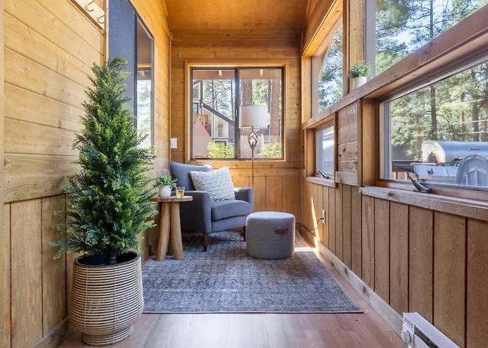 Twin Pines In The Woods * Mountainaire